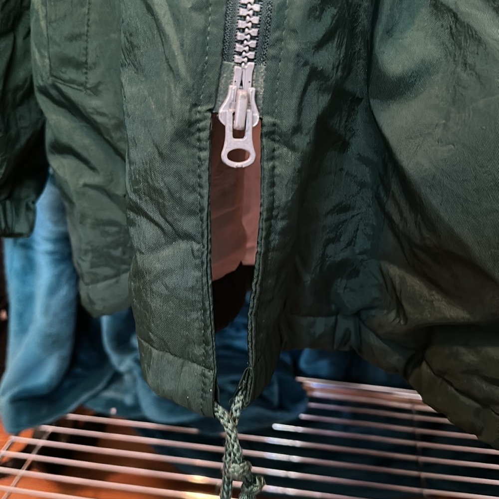 💚 Champion Jacket 💚 - Picture 2 of 6